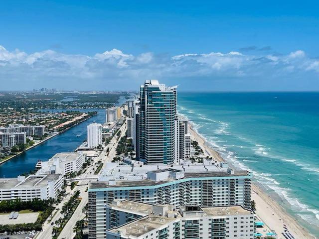 Stay At The Top With Amazing Views By Rent4Us Hollywood Exterior photo