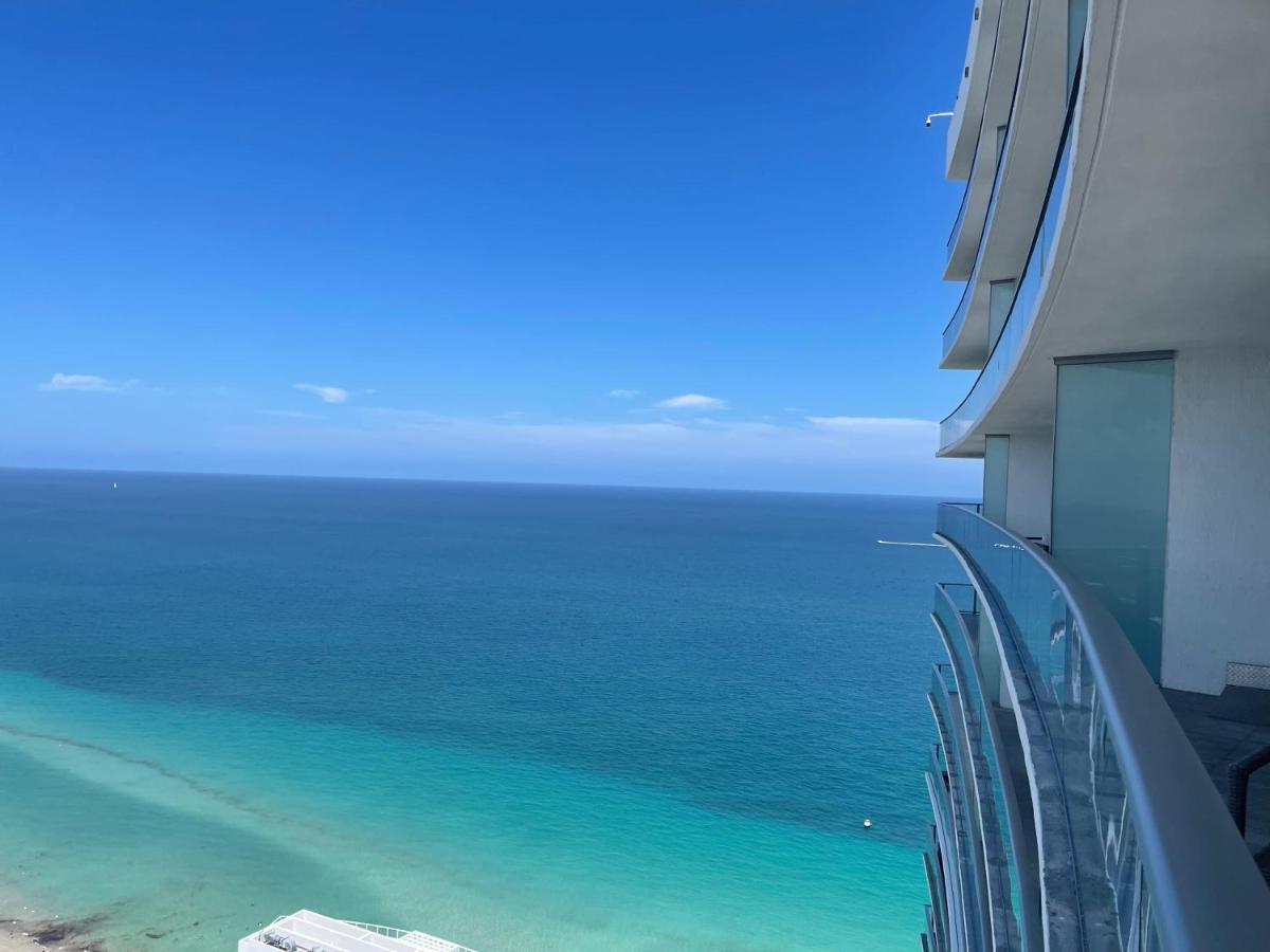 Stay At The Top With Amazing Views By Rent4Us Hollywood Exterior photo
